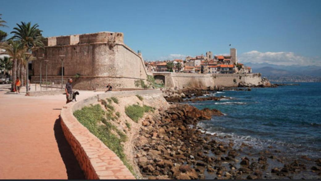 Vue Mer Et Remparts. Entre Vieille Ville Et Plages Antibes Bagian luar foto