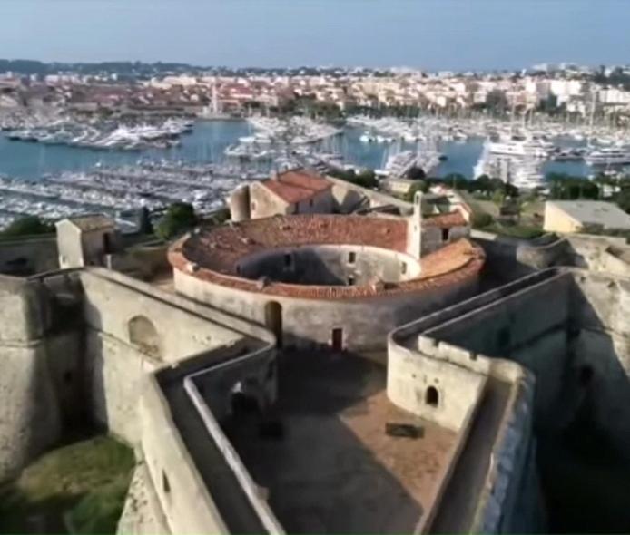 Vue Mer Et Remparts. Entre Vieille Ville Et Plages Antibes Bagian luar foto