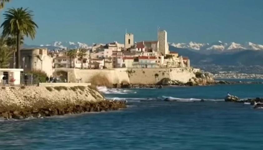 Vue Mer Et Remparts. Entre Vieille Ville Et Plages Antibes Bagian luar foto